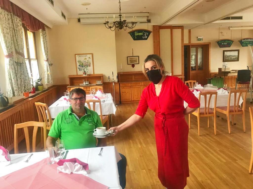 Hotel-Restaurant Moser Pöchlarn Eksteriør bilde
